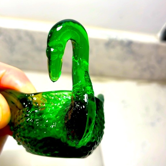 Mosser Glass Emerald Green Swan Miniature 3 Inches Vintage Pristine Condition - Picture 5 of 11